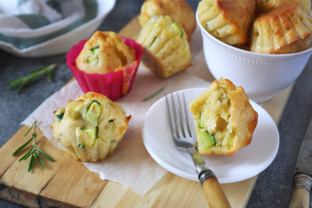 baked zucchini muffins - 2281 imagens e fotografias de stock