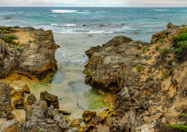 istock The sharp rocks on the Australian coast of the Pacific ocean 837126924