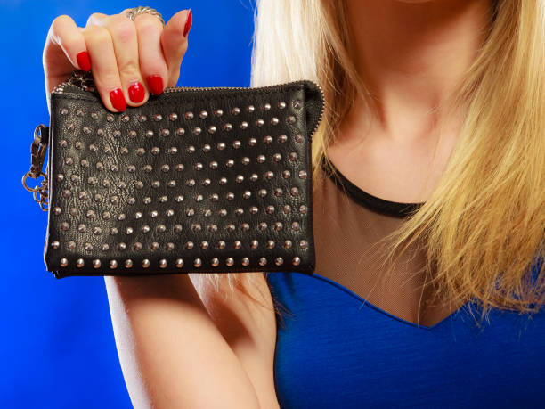 istock Evening handbag in woman hand 837185614