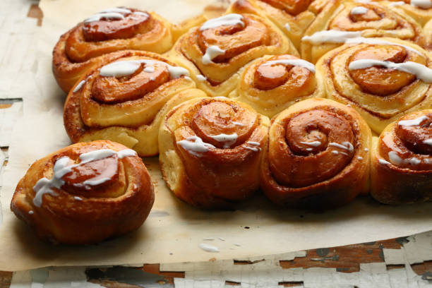 istock Homemade cinnamon buns, food closeup 837255294