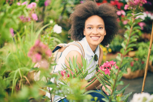 istock Mixed race tourist at flower shop 837270252