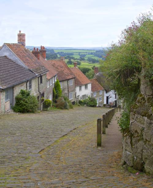 istock Gold Hill, Shaftesbury, Dorset, England 837275100