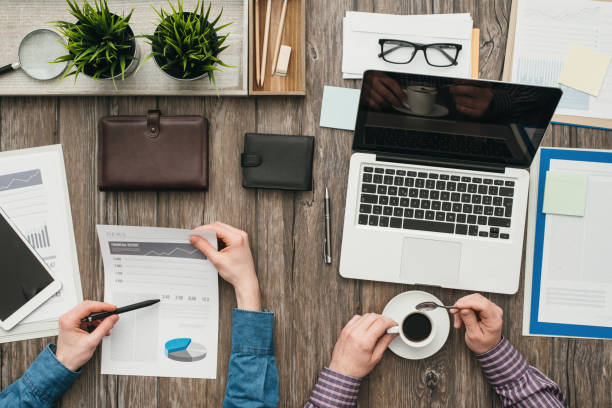 istock Businessmen working in the office 837317286