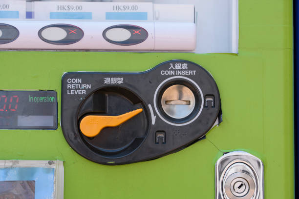 máquina expendedora - vending machine selling machine energy drink fotografías e imágenes de stock
