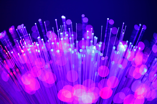 Fibra óptica antecedentes (púrpura) - alta resolución de 50 megapíxeles photo