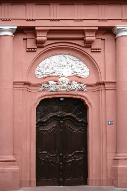 дверь святой игнатий церкви майнц - saint ignatius church стоковые фото и изображения