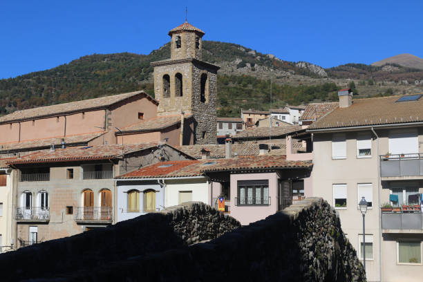 přírodní krajina v katalánsku, španělsko. cestujte po evropě. toulavost. - girona - stock snímky, obrázky a fotky