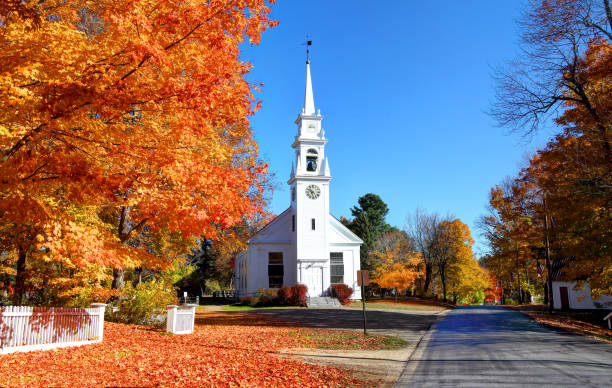 Autumn in Sandwich, New Hampshire Center Sandwich is a census-designated place in the town of Sandwich in Carroll County, New Hampshire, in the United States sandwich new hampshire stock pictures, royalty-free photos & images