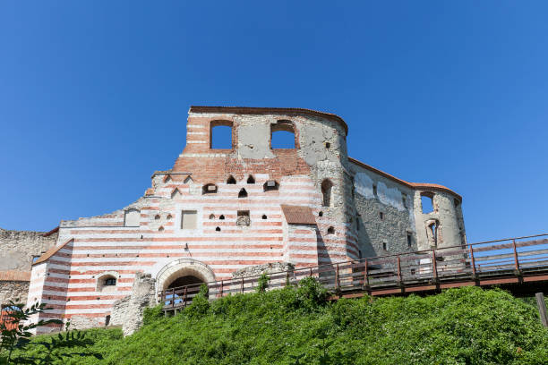Renaissance castle, defense building, ruins, on a sunny day, Lublin Voivodeship, Janowiec ,Poland Janowiec, Poland - August 9, 2017: Renaissance castle, defense building,ruins, Lublin Voivodeship, Janowiec ,Poland. In 1975 the object was bought by the Museum of Vistula River and since 1993 it has been gradually renovated janowiec poland stock pictures, royalty-free photos & images