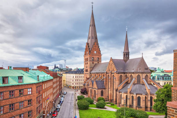 iglesia de san pedro en malmo, suecia - st peters basilica fotografías e imágenes de stock