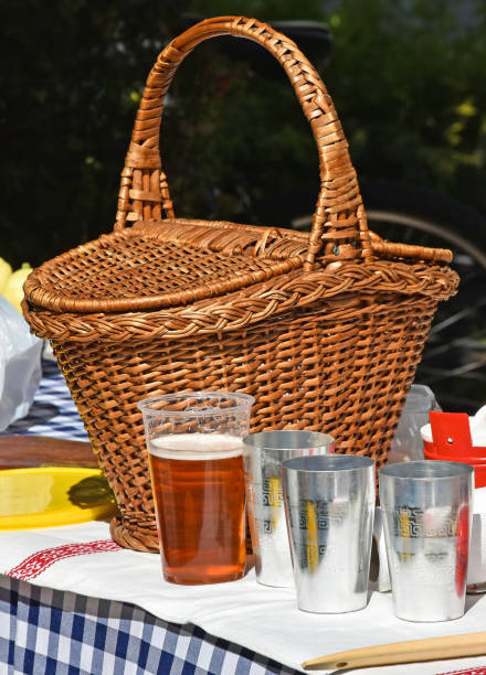 istock Shopping basket and glasses with beer 838040568