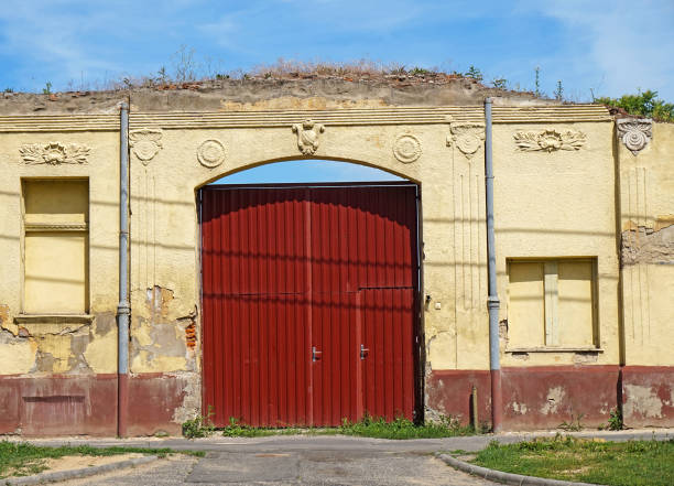 istock Old ruined building under demolition in the city 838040640