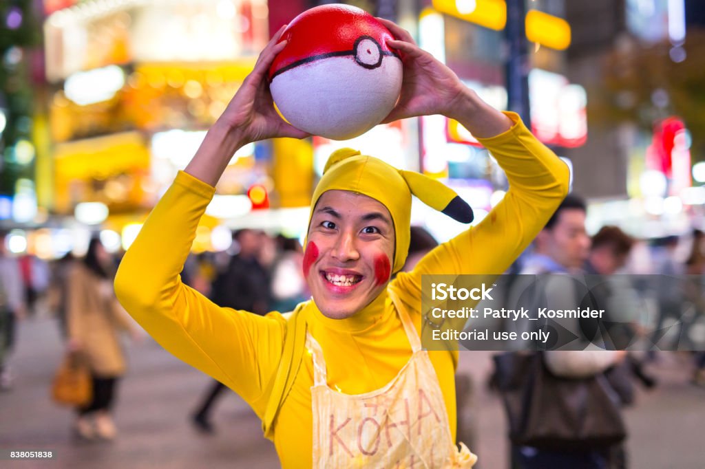 Sluier buitenspiegel Hardheid Man Verkleed Als Pikachu Bij Shibuya Crosswalk In Tokio Japan Stockfoto en  meer beelden van Pokémon - iStock