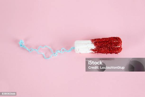 Tampon Pailletten Stockfoto und mehr Bilder von Menstruation - Gesundheitswesen und Medizin - Menstruation - Gesundheitswesen und Medizin, Tampon, Menstruation - Menschliche Körpersubstanz