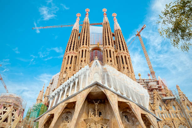 Passion Facade of the Sagrada Família Facade of The Basílica i Temple Expiatori de la Sagrada Família (EN: Holy Family) masterpiece by architect Antoni Gaudí, Barcelona, Spain sentinel spire stock pictures, royalty-free photos & images