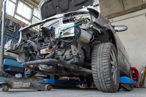 istock Incidented car by the mechanic 838185240