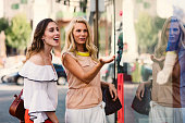 frauen-in-der-stadt.jpg?b=1&s=170x170&k=