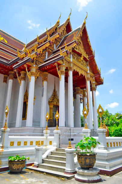 istock The Wat Ratchaburana Ratchaworawihan in Bankok 838296540