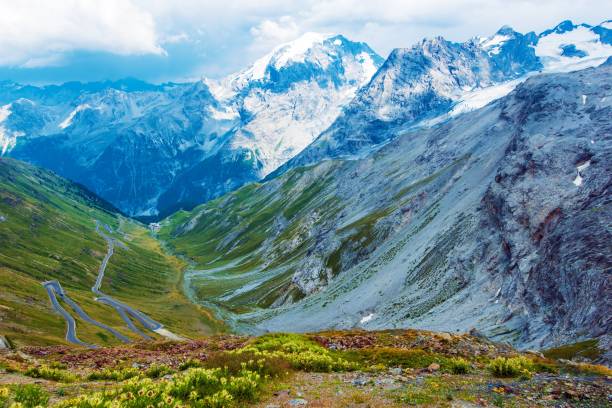 istock Stelvio Pass in Italian Alps 838355166