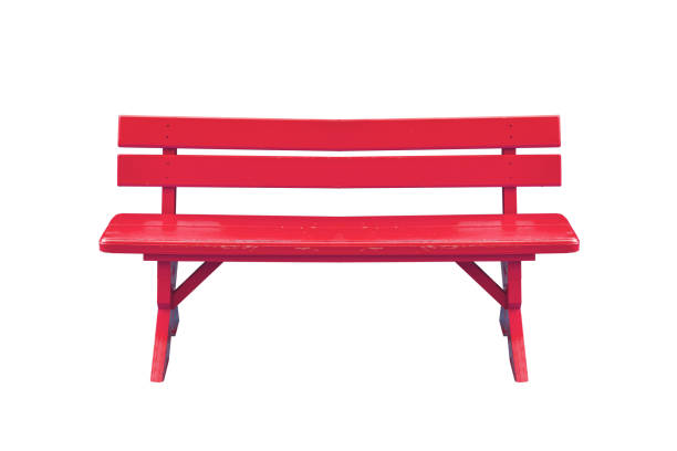 banco de madeira vermelho isolado no fundo branco com traçado de recorte. - dirty bench empty park - fotografias e filmes do acervo