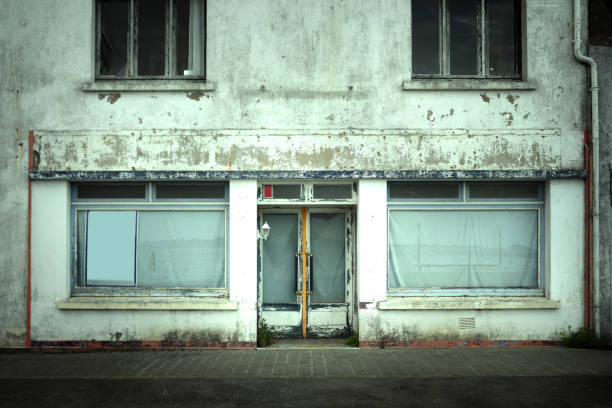 istock Closed shop Port Navalo 838413432