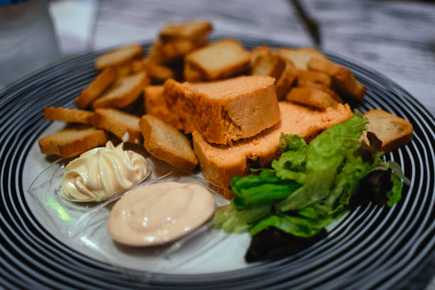 скорпион рыбный торт - tuna prepared fish mayonnaise restaurant стоковые фото и изображения