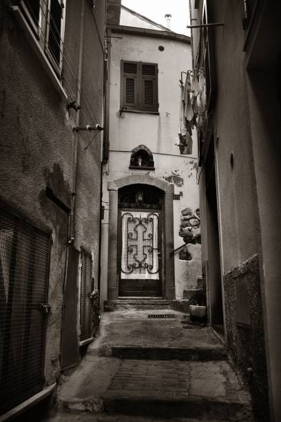 istock Vernazza alley Cinque Terre 838478848