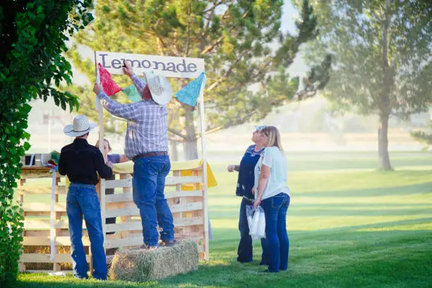 Photo of Setting up a lemonade stand