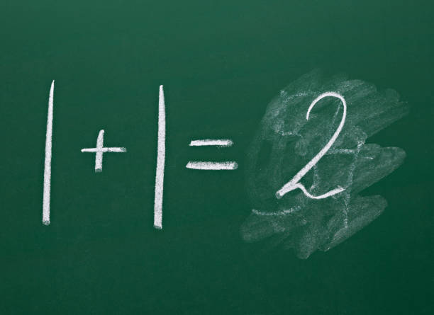 matematica equazione semplice su matematica lavagna - simplicity mathematics mathematical symbol blackboard foto e immagini stock