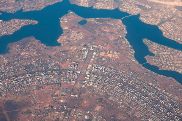 vista aérea de brasília de capital brasileiro no coração do brasil - brasilia - fotografias e filmes do acervo