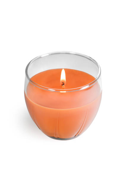 흰색 절연 화 염과 아로마 촛불 - alight candle 뉴스 사진 이미지