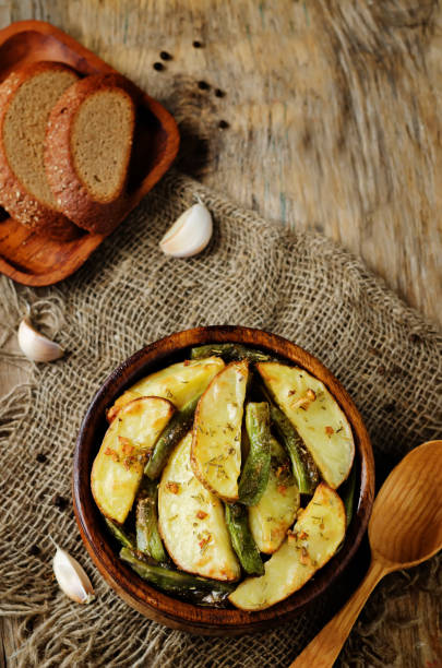 istock Garlic herb roasted potatoes and green beans 839041074