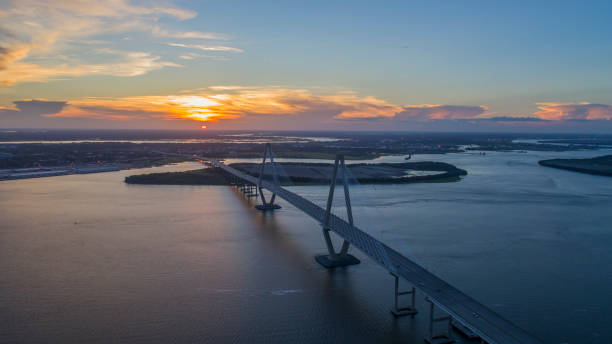 arthur revenel bridge - charleston south carolina south carolina bridge suspension bridge imagens e fotografias de stock