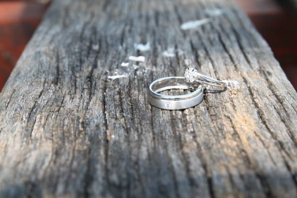 istock The diamond ring is empty on the wood. 839396140