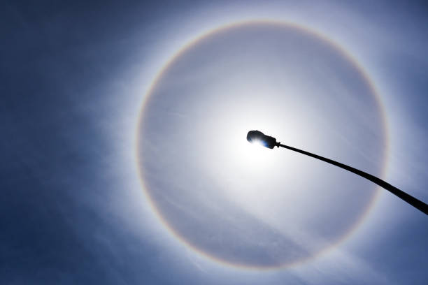 istock Sun Halo over the lamp post 839399132