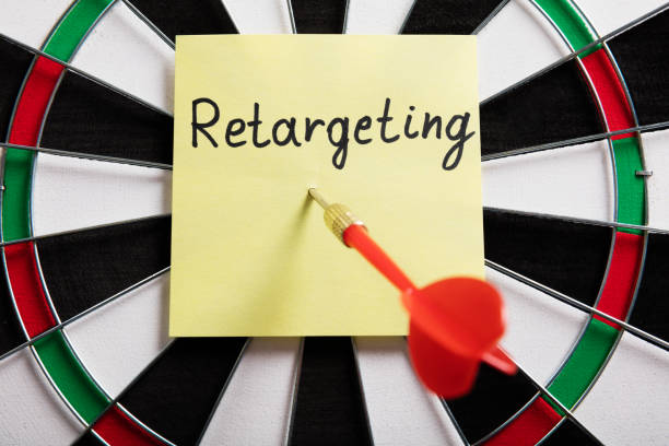 istock Concept Of Retargeting On Dartboard 839803002