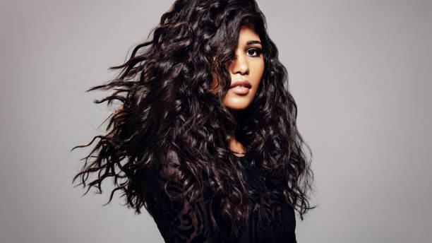 istock Fashion model with wavy hairstyle 839819284