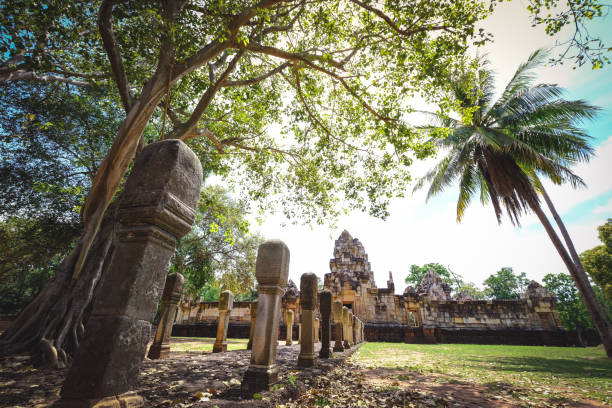 prasat sdok kok thom - prasart phra debidorn - fotografias e filmes do acervo