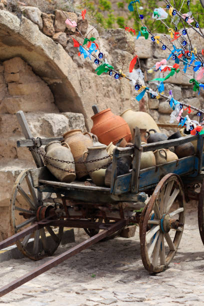 istock Cart with clay pots in Cappadocia 839944454