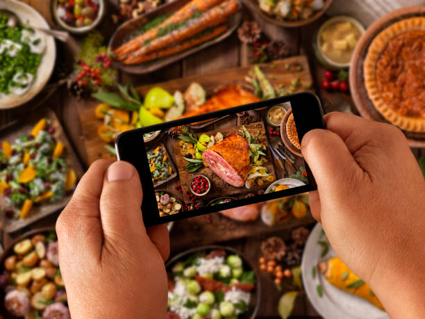 istock Food Selfie - Holiday Spiral Ham Dinner 839949392