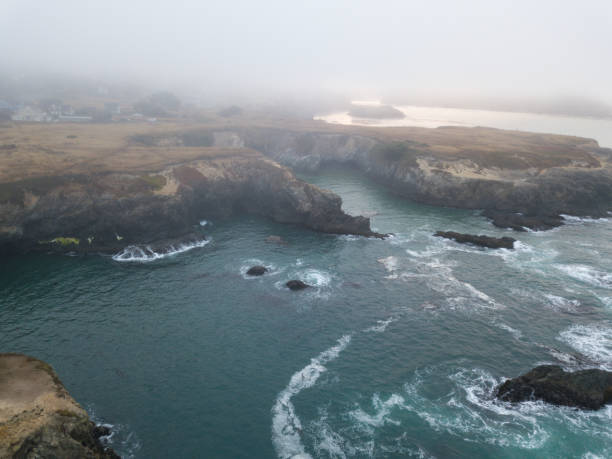 istock Rocky California Coast in Mendocino 839985584