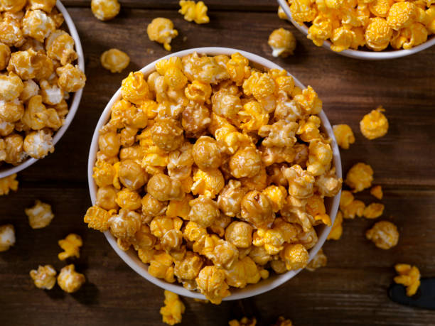 istock Chicago Style Popcorn, Caramel and Cheddar Mix 839990326