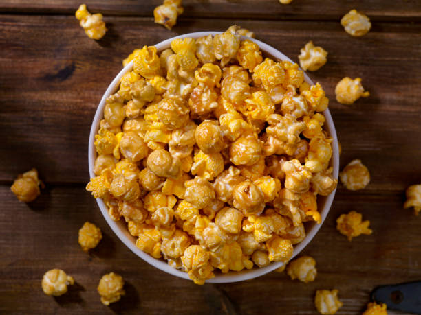 istock Chicago Style Popcorn, Caramel and Cheddar Mix 839992592
