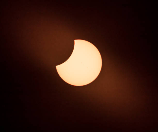 éclipse totale de soleil sur clemson, south carolina, etats-unis - clemson photos et images de collection