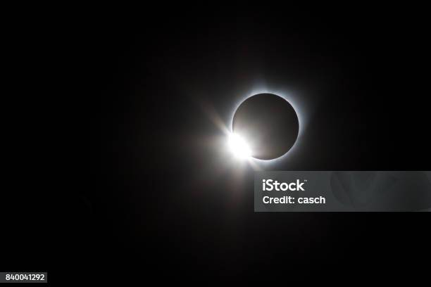 Eclipse Solar Anillo De Diamante Foto de stock y más banco de imágenes de 2017 - 2017, Eclipse solar total, Acontecimiento