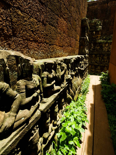 angkor wat, kambodscha-tempel - angkor wat prehistoric art apsara angkor stock-fotos und bilder