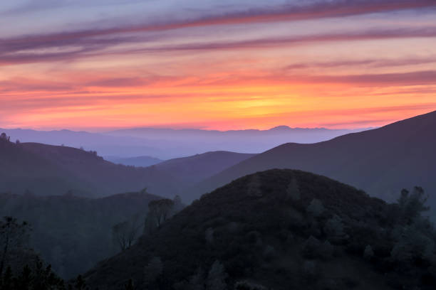 ローリング ・ ヒルズの日没。mt ディアブロ州立公園、カリフォルニア、米国。 - mt diablo state park ストックフォトと画像