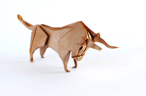 toro origami - stock market animals foto e immagini stock