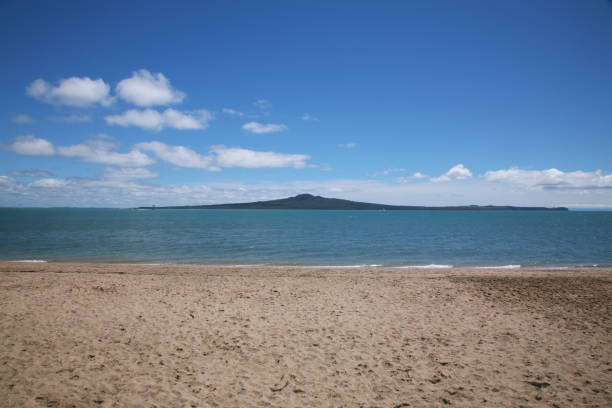 île de rangitoto  - false bay photos et images de collection