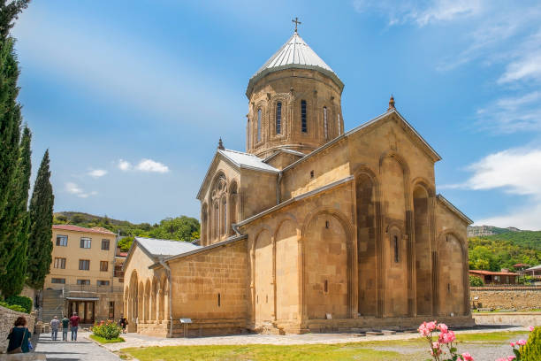 iglesia ortodoxa de la transfiguración de samtavro en mtskheta, georgia - mtskheta fotografías e imágenes de stock